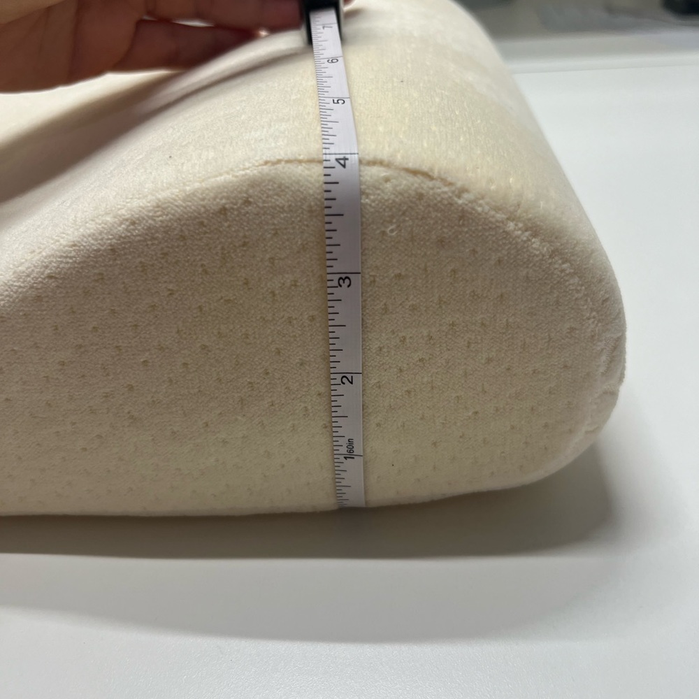 Never Used Tempur-Pedic Travel Neck Pillow with Case 13” x 10” x 4” - Picture 5 of 8
